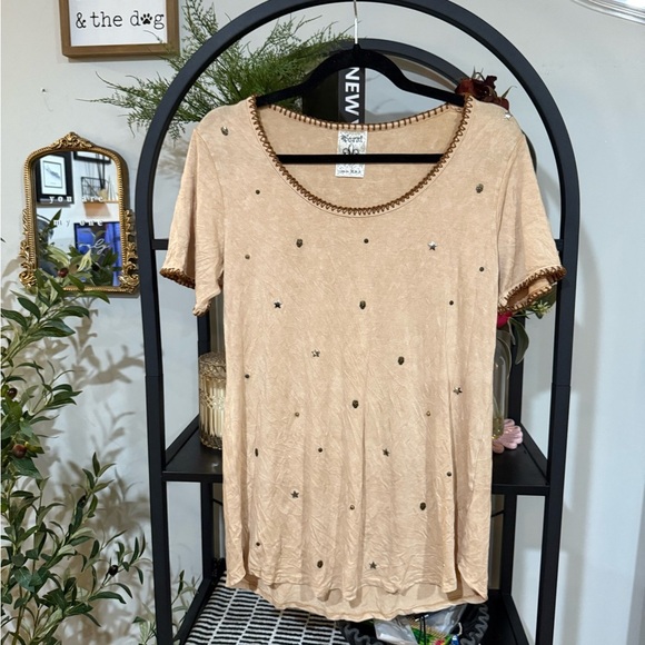Vocal Tan Embellished Tee Short Sleeve size large - Picture 1 of 8